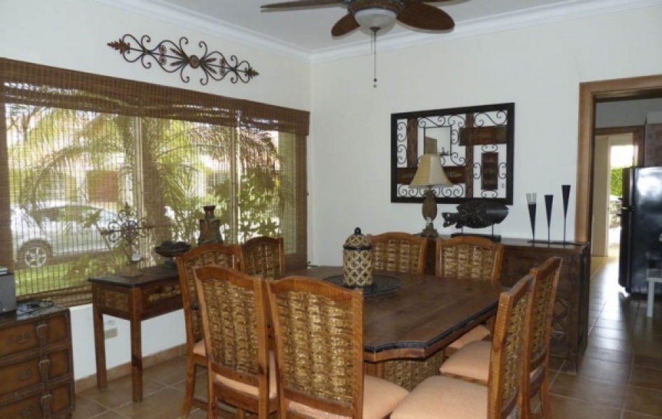 En Venta Villa en Metro Country Club