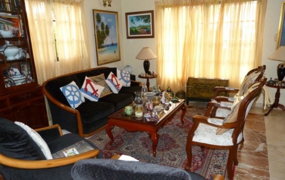 En Venta Villa en Metro Country Club