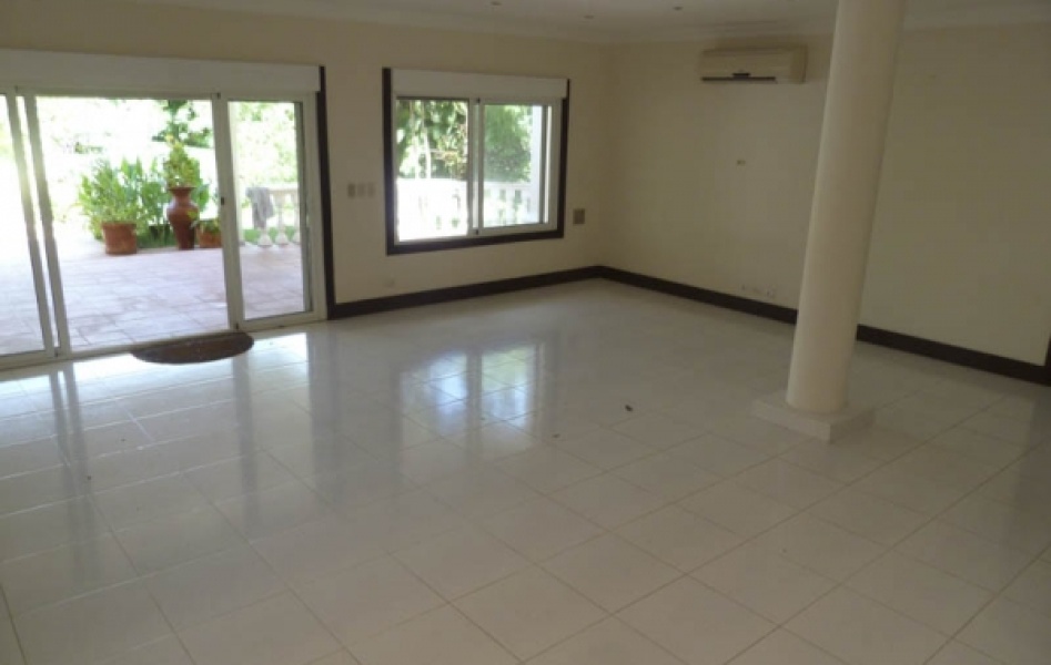 En Venta Villa en Metro Country Club, Juan Dolio