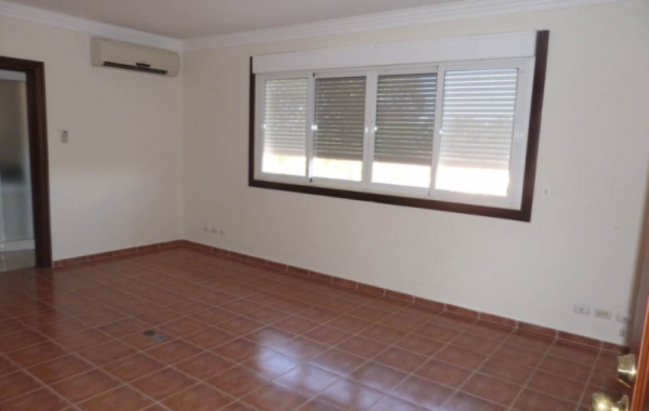 En Venta Villa en Metro Country Club, Juan Dolio