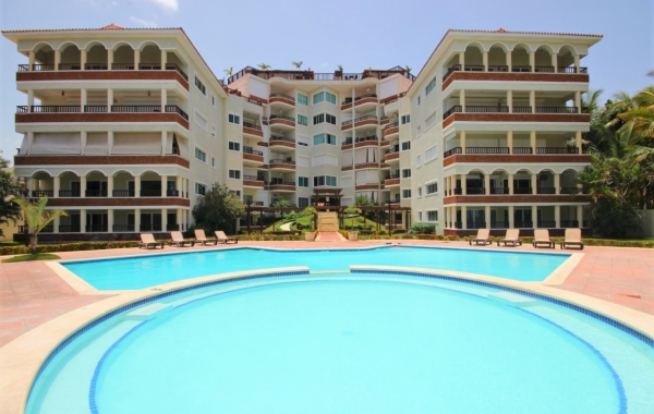 En Venta Hermoso Apartamento Frente a la Playa en ABDIMAR- Juan Dolio