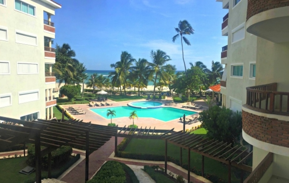 En Venta Hermoso Apartamento Frente a la Playa en ABDIMAR- Juan Dolio