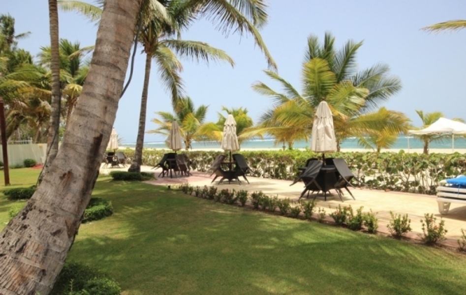 En Venta Hermoso Apartamento Frente a la Playa en ABDIMAR- Juan Dolio