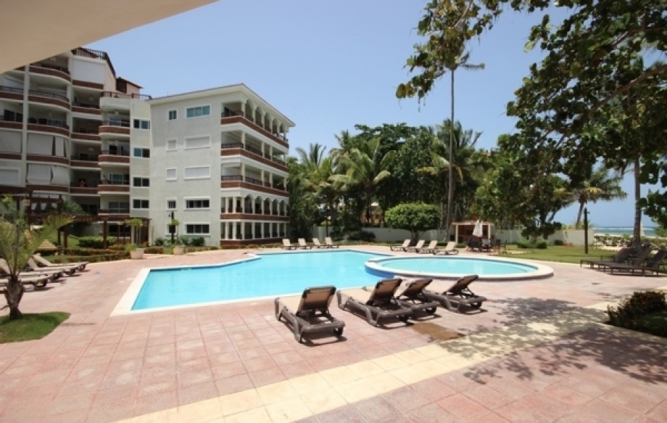 En Venta Hermoso Apartamento Frente a la Playa en ABDIMAR- Juan Dolio